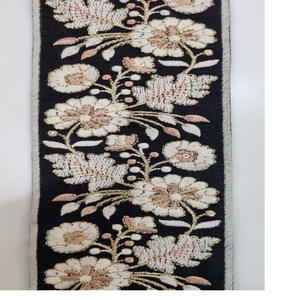 Rubans et lacets brodés à la machine sur mesure dans divers designs et couleurs pour robes de mariée sur tissu de base noir - Product Image 6