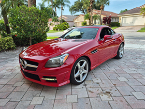Pre-Owned 2016 Mercedees Benzz SLK 350 -with Low Mileage - Product Image 4