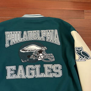 Blouson aviateur universitaire personnalisé de haute qualité pour hommes nouveau design de veste enduite sportive avec broderie en chenille pour le printemps - Product Image 3