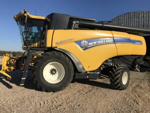 Cosechadora Combinada Premium New Holland CX7090 Diseñada para Máximo Rendimiento del Cultivo con Tecnología Superior y Rendimiento Confiable en el Campo - Product Image 3