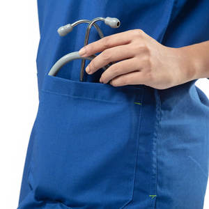 Ensembles de gommage d'hôpital de soins infirmiers professionnels de haute qualité pour femmes costume de travail médical léger avec des options de couleur et de conception personnalisées - Product Image 2