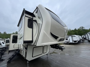 Camping-car d'occasion 2018 Key_stone Mon_tana 3730FL - Product Image 1