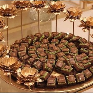 Cuencos para servir de chocolate y dátiles hechos de metal de calidad superior con diseño de flores de aspecto atractivo chapado en oro de alta calidad de la India - Product Image 5