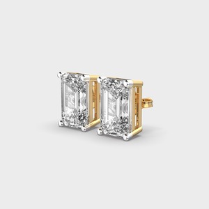 Boucles d'oreilles clous en or rose/jaune/blanc 18 carats avec diamants taille émeraude, sertissage classique à quatre griffes - Product Image 6