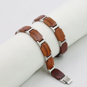 Bracciale in Legno Massello e Acciaio Inossidabile, Braccialetti in Legno da Uomo, Bracciale Unisex per Anniversario, Regalo in Legno per Lei e Lui - Product Image 2