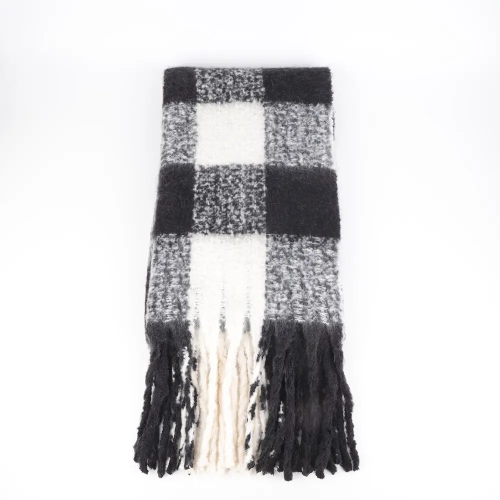2022 Custom scarf new design black and white plaid stylish woven scarf winter warm snood scarf for women