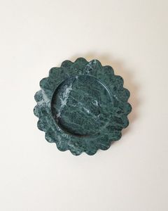 Plateau de service en forme de fleur en marbre noir Plateau décoratif pour la maison et la cuisine Design moderne élégant - Product Image 5