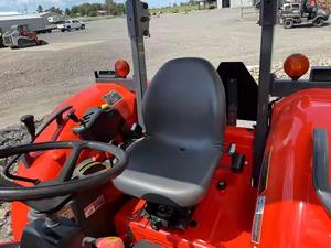 รถแทรกเตอร์ฟาร์ม M7060 70 แรงม้า คุณภาพดั้งเดิม พร้อมที่ตักด้านหน้า เครื่องยนต์ เกียร์ ปั๊ม และลูกปืน ใช้งานมาแล้ว 10,000-20,000 ชั่วโมง น้ำหนัก 797 กิโลกรัม ขาย - Product Image 3