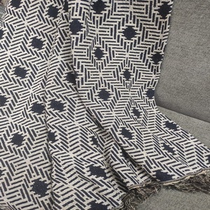 Mantas Jacquard suaves y acogedoras de lujo de alta calidad Mantas tejidas de algodón de poliéster de clase alta de lujo - Product Image 1