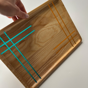 Plateau en résine et bois époxy personnalisable de haute qualité, écologique, fait à la main, plateau de service moderne pour les collations, le thé, le café et la décoration - Product Image 6