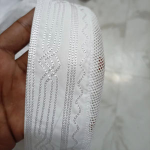 Nouveau design – Chapeau de prière musulman pour homme (Kufi/Kopiah) – 100 % coton premium, tricoté à la main, ajustable, confortable pour toutes les saisons, formel et embossé - Product Image 2