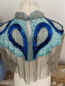 Belle robe de soirée antistatique avec cape perlée et perles brodées franges caractéristiques enveloppantes - Product Image 4