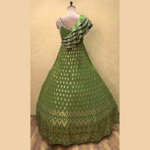 Superbe robe en georgette anarkali verte Mehendi avec broderie à la main épaisse vêtements ethniques gracieux pour toutes les occasions - Product Image 4