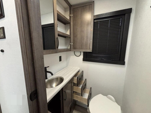 Autocaravana NUEVA ENTEGRA VISION XL 31UL Modelo 2026 de Alto Rendimiento, 36 pies de Largo, 2000 kg de Carga Útil, Color Oscuro, en Venta - Product Image 3