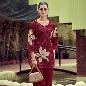 Exclusif Vatican Discharge Printed Co Ord Set Catalogue complet disponible au tarif de gros vêtements de fête et vêtements décontractés - Product Image 1