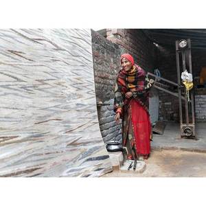 Tapis rectangulaire Manchaha abstrait noué à la main en laine et soie de bambou 9x12 pour salon ou couloir - Les-1268 Gris & Noir - Product Image 5