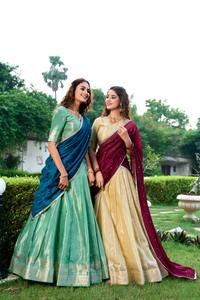 Conjuntos de Sarees de Seda Kanchipuram y Vichitra de Lujo, Muy Solicitados, con Bordado Personalizado y Opciones de Color Disponibles para la Venta - Product Image 2