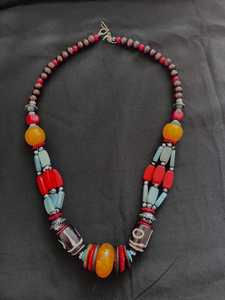 Collier artisanal à perles avec chaîne en corde et perles en résine d'Inde, style classique pour femmes, JAVED HANDICRAFTS, vente en gros - Product Image 4