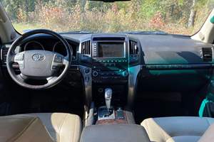 Toyota Land Cruiser 2011 d'occasion, différentiel central verrouillable, moteur V8, transmission intégrale, principalement d'origine sudiste - Product Image 4