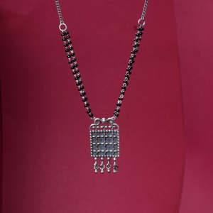 Collier pendentif en argent 925 pour femme, perles noires, grille, plaqué rhodium, design géométrique, platine, or rose, diamant, opale, tendance - Product Image 3