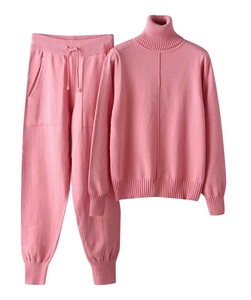 Personalizado OEM algodón estampado corte crudo dobladillo borde Sudadera con capucha chándales pantalón para las mujeres Mohair dos piezas Jogger Set - Product Image 4