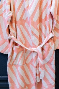 Peignoir turc en tissu éponge à chevrons, à capuche - Product Image 4