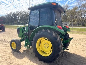 Tracteur utilitaire John Deere 5055E de 2020, propre, bien entretenu, d'occasion, prêt pour une livraison mondiale - Product Image 2