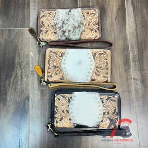 2025 personnalisé usiné à la main en cuir véritable pochette Vintage luxe couleur unie cheveux sur peau de vache boucle porte-cartes portefeuille 2025 - Product Image 1