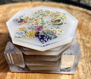 Sous-verres en bois et en résine très demandés, ensemble unique de sous-verres en résine époxy avec motifs de grain de bois naturel, sous-verres élégants en pierre - Product Image 1
