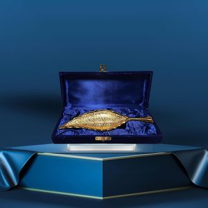 ชุดจานและช้อนรูปใบไม้ชุบทองแบบพรีเมี่ยมสไตล์เรียบง่ายหรูหราสำหรับปาร์ตี้เทศกาลดิวาลีชุดของขวัญวันหยุด - Product Image 4