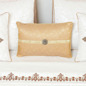 Ensemble de linge de lit brodé de créateur Literie romantique pour mariage et nuit de lune de miel - Product Image 3