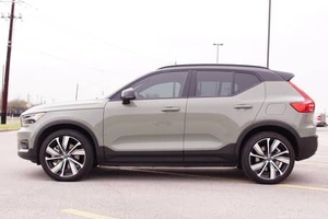 2022 X C 4 Hatchback AWD R18 Lithium Leather Double Rear <b>Camera</b> - Product Image 5