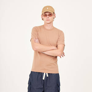 Vêtements respirants unisexes basiques à manches courtes et col en O pour hommes et femmes en couleur thé au lait chiné - Product Image 3