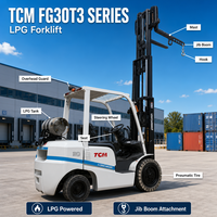Chariot élévateur industriel GPL TCM FG30T3 d'occasion en bon état de marche, équipé d'un dispositif de déplacement latéral et d'une hauteur de levage de 4500 mm