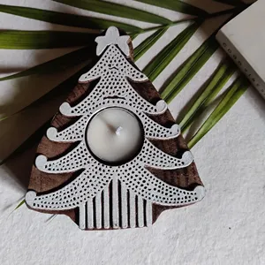Portavelas de Navidad hecho a mano de madera tallada a mano para decoración de fiesta de Navidad regalo de devolución - Product Image 1