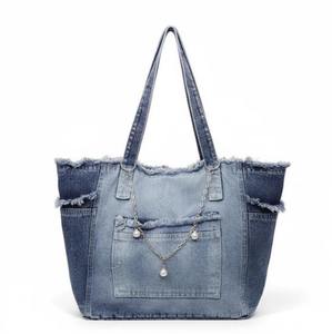 Sac à bandoulière en denim indigo fait main de qualité supérieure, nouvelle vision, grand sac utilitaire minimaliste, lavage foncé, accessoire de mode - Product Image 1