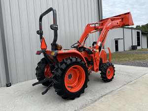 รถแทรกเตอร์ขนาดเล็ก L2501 รุ่นใหม่พร้อมเครื่องตัดหญ้าแบบโรตารี่ Land Pride 5 ฟุต 25 แรงม้า สำหรับใช้งานในฟาร์ม - Product Image 5