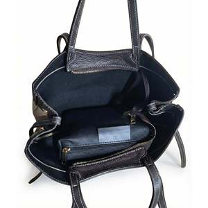 Soft <b>Handbag</b> and Crossbody Bag in Genuine Dollaro Leather - Made in Italy - Art. 26038 - Product Image 3