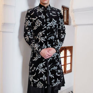 2022 à la mode grande taille intérieur Sherwani robe sur tissu de brocart avec broderie d'or Zardozi respirant ensemble de chaussures de mariage - Product Image 1