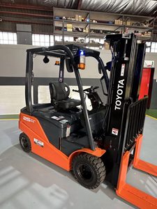 Nueva Carretilla Elevadora Diésel de 2 Toneladas para Uso en Interiores con Mástil de 2/3 Etapas y 5 Años de Garantía en Venta - Product Image 3