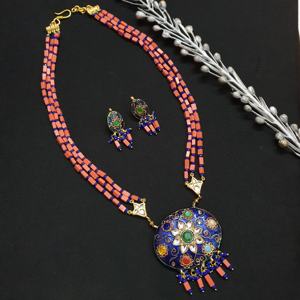 Ensemble de collier en émail multicolore fabriqué à la main avec grand pendentif rond bijoux ethniques indiens pour mariée fête et boutique en gros - Product Image 1