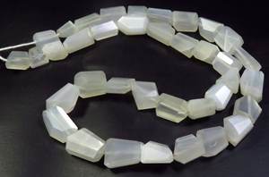 Perles à facettes naturelles en pierre de lune blanche de 16 pouces 7-14mm pierres précieuses en vrac Style pépite pierres de lune à facettes - Product Image 2