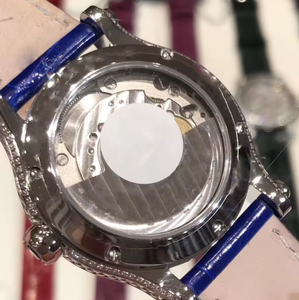 Montre unisexe Hip Hop Rapper entièrement sertie de diamants, or et argent, fabrication indienne, cadran pavé de moissanite, mouvement à quartz en argent sterling - Product Image 4