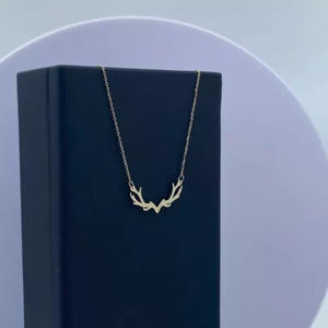 Collar con colgante de asta de ciervo inspirado en la naturaleza, oro amarillo sólido de 10 quilates, diseño delicado, regalo perfecto para ella, oro blanco hecho a mano - Product Image 1