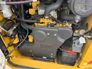 รถตักล้อยางแคตเตอร์พิลลาร์ JCB 272D3 ปี 2023 ขนาด 3 ตัน พร้อมอุปกรณ์ตักด้านหน้าและตักไม้ - Product Image 6