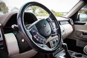 Range Rover HSE 2010 d'occasion, conduite à gauche/droite - Product Image 2