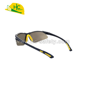 P620 - Gafas de Seguridad Protectoras para Operadores de Máquinas con Protección Lateral y Resistencia a los Arañazos - Product Image 6
