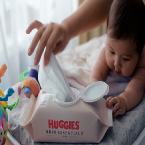 Toallitas Huggies Skin Essentials para bebés y pieles sensibles disponibles ahora con entrega rápida y cuidado suave de calidad premium - Product Image 4