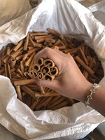 Bâtonnets de cannelle les plus vendus du Vietnam / Cannelle de Ceylan, excellente épice, 12 mois - VietDelta, brune naturelle brute - M. Pierre Luu