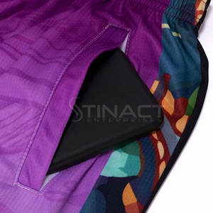 Uniforme de baloncesto hecho en Pakistán con logotipo, número y nombre personalizados, disponible en diferentes colores y tallas para equipos. - Product Image 6